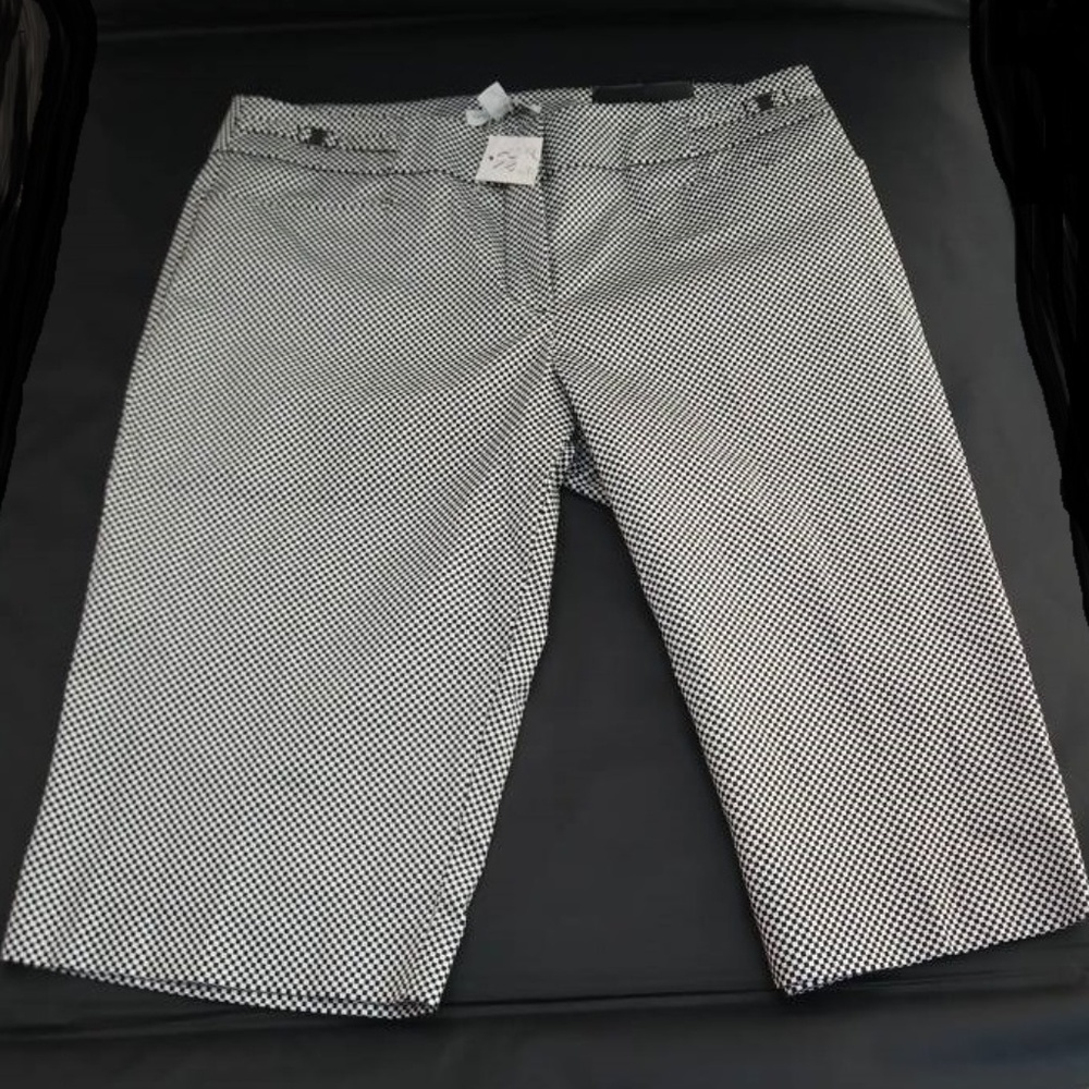 New York & Co - Stretch Bermuda Shorts Size 2